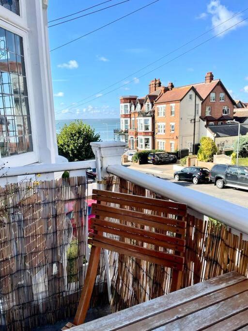 3 Bedroom Spacious Seaside Apartment With Estuary Views Southend-on-Sea Exterior foto